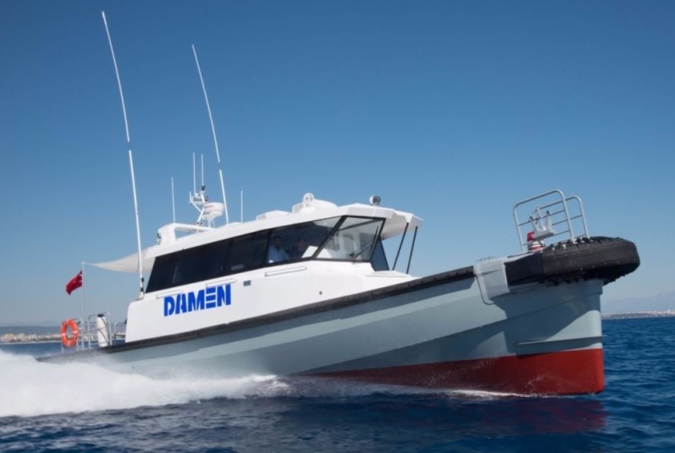 Défenses de Vedettes Ocean 3 - Crew Boat Alucat 1605 Composite Damen 01